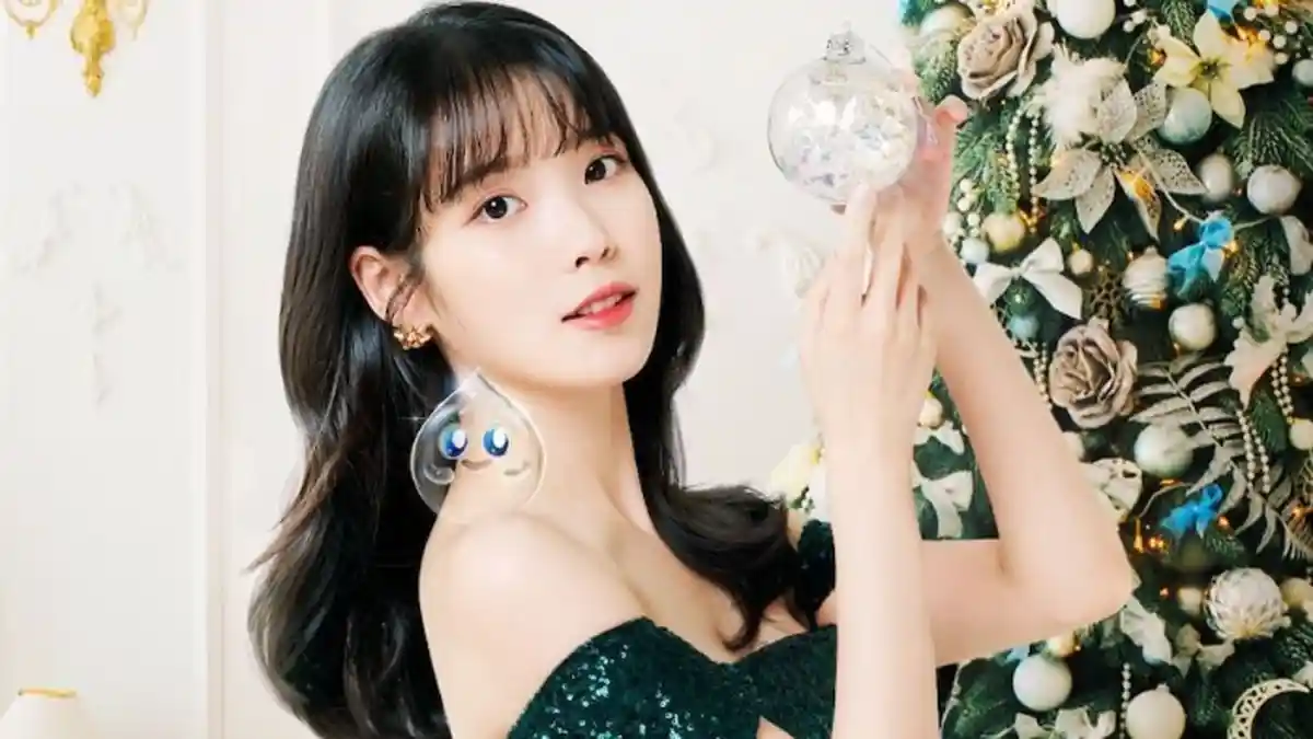 POPULER - Merchandise IU 'Strawberry Moon Necklace' Bermasalah, EDAM Beri Penjelasan dan Minta Maaf