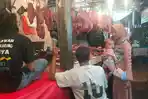 Pedagang-daging-sapi-di-Pasal-Pal-Kelurahan-Tugu.jpg