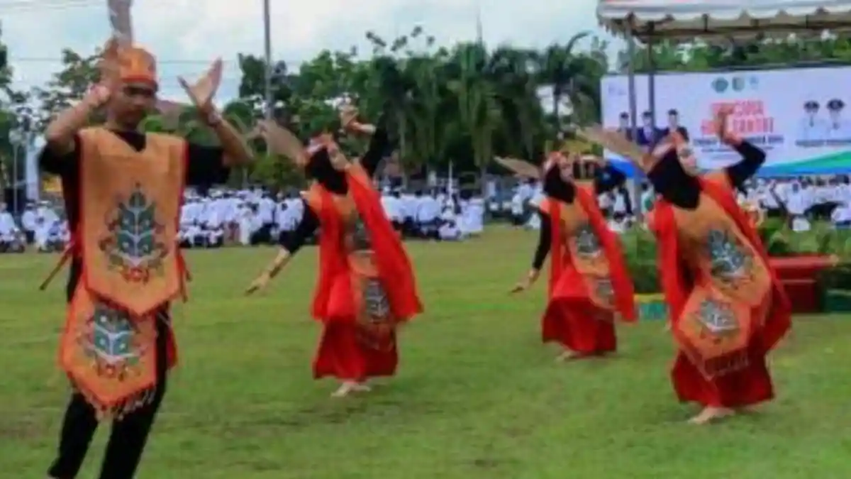 Rahasia Makna Selendang Bawi, Tarian Tradisional Suku Dayak Kalimantan Tengah