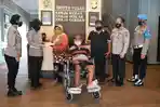polresta-malang-kota-memberi-kursi-roda-ke-penyandang-disabilitassupardi-59.jpg