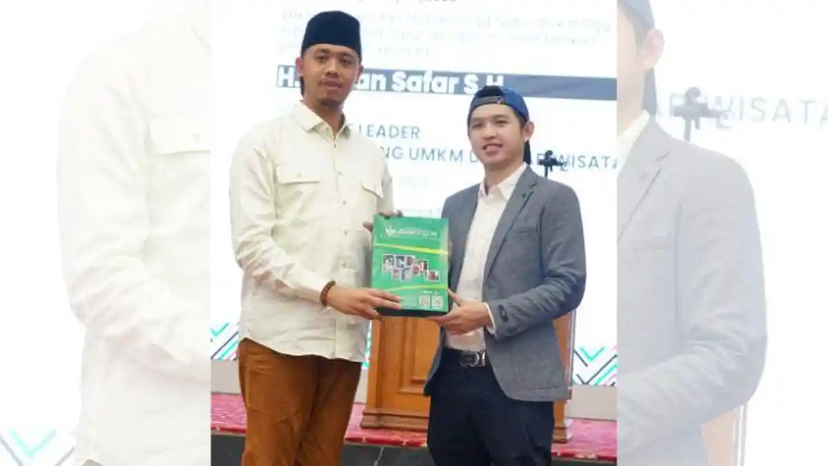 Erman Safar Terima, Penghargaan Inovatif Leader dari Universitas Mohammad Natsir