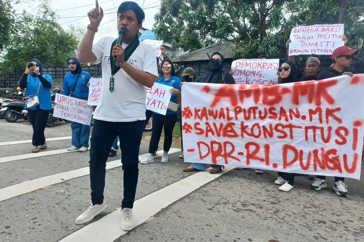 Gelombang Aksi Kawal Putusan MK di Bontang, Demonstran Labeli DPR dengan Kata Favorit Rocky Gerung