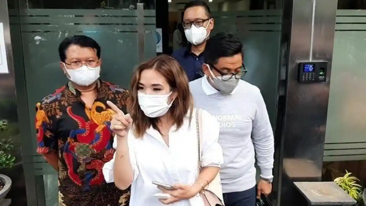 Gisel Ditetapkan Tersangka Kasus Video Syur 19 Detik Saat Asyik Nikmati Liburan