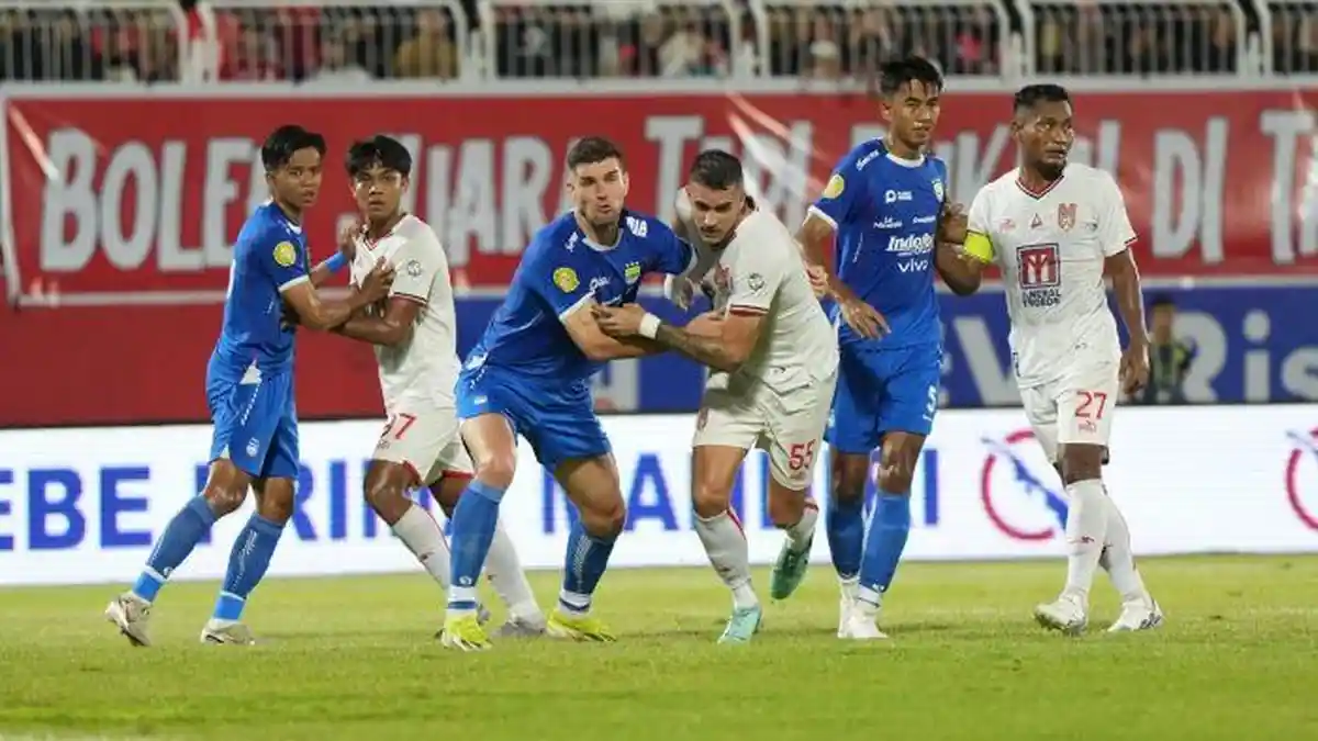 Persib Bandung Digembosi Malut United? 2 Tembok Pertahanan Dilirik, Sosok Penting Ikut Campur