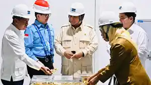 Prabowo-Subianto-meninjau-langsung-area-smelter-PT-Freeport-Indonesia.jpg
