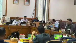 20260513_Rapat-dengar-pendapat-terkait-kelangkaan-BBM-DPRD-Kubar.jpg