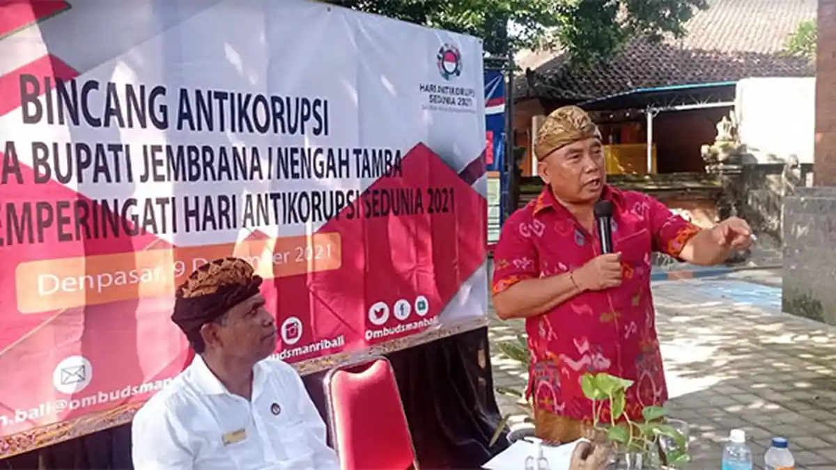 Cegah Korupsi Waktu, Bupati Jembrana Nengah Tamba Pegang Kunci Absensi Pegawai