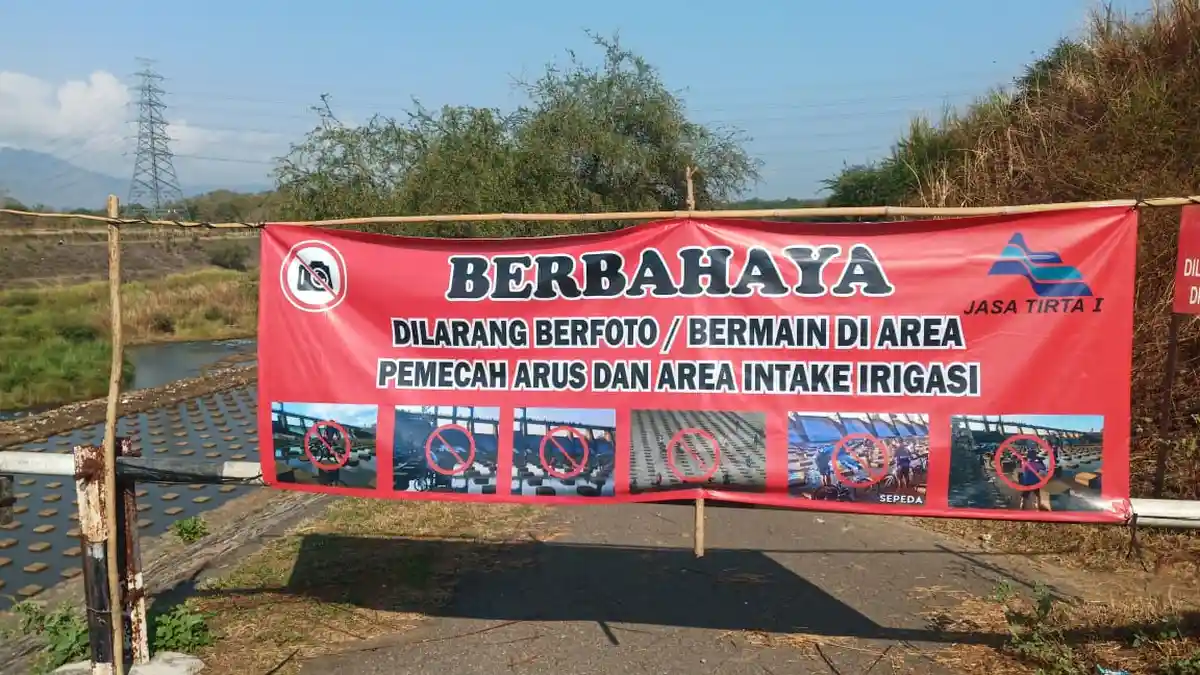 Pemdes Pengkol Larang Selfie di Beton Pemecah Arus Bendungan Colo, Goweser Kecele