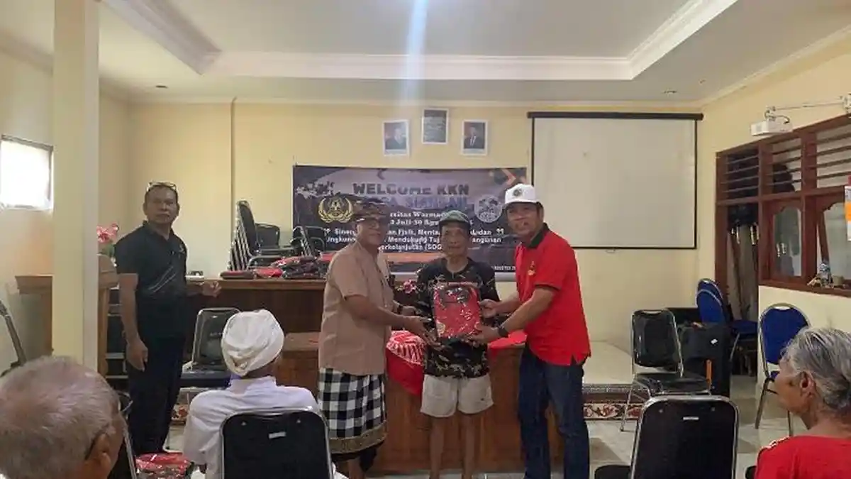 LANSIA Telantar & Kesepian Disemangati, Dinsos Gianyar Berikan Ini Bagi Mereka 