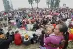 ritual-sadranan-berkumpul-makan-bersama-di-malang_20170914_141729.jpg