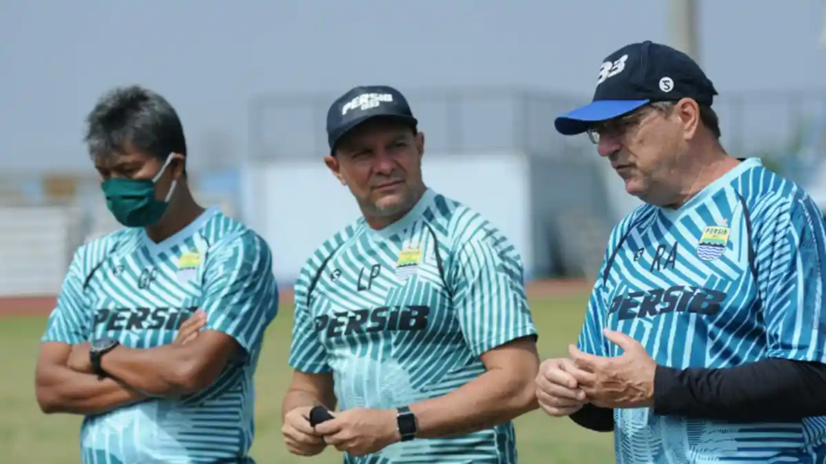 Berikan Pujian, Luizinho Passos Beri Kode Pelatih Baru Persib Bandung Pengganti Robert Alberts?