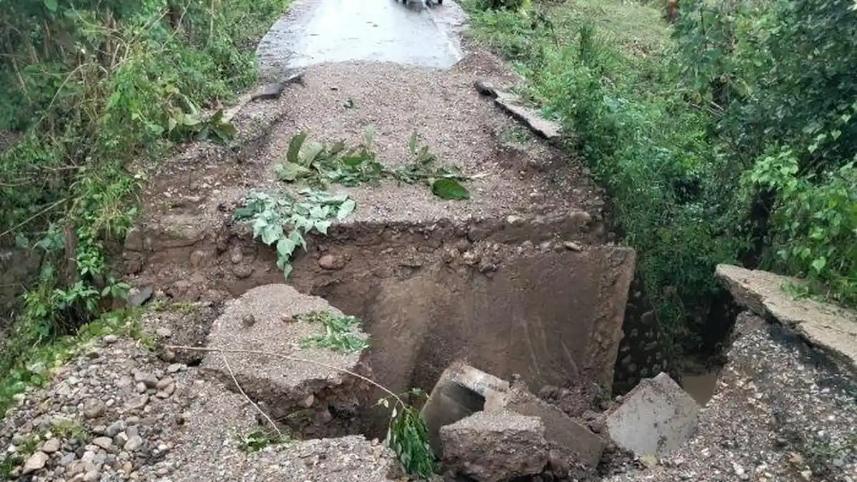 Deker Ambruk di Desa Fatubaa Kembali Terjadi, Akses Warga dan Pelajar Terganggu