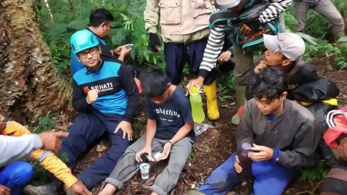 Cari Bunga hingga Masuk Hutan, Dua Orang Ini Hilang di Gunung Gede Pangrango