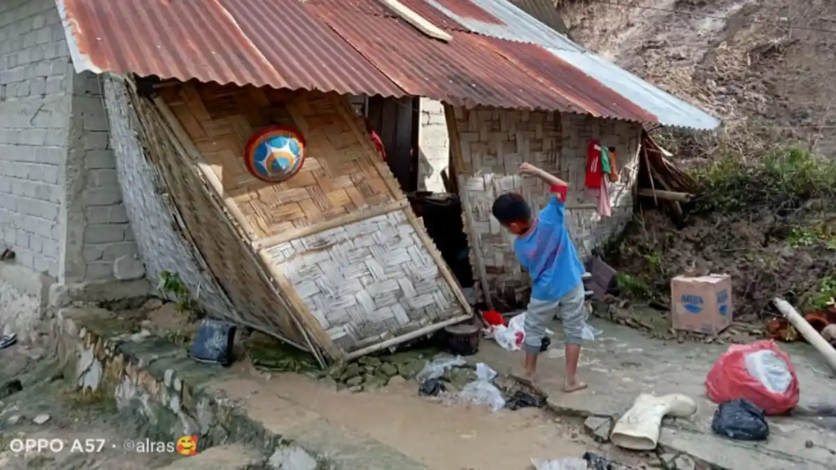 Rumah Warga Desa Bumela Diterjang Tanah Longsor, Kerugian Ditaksir Rp 40 Juta