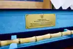 Mayjen-TNI-Edwin-Adrian-Sumantha-menerima-tongkat-komando-bambu-10-ruas.jpg