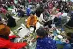 Sadranan Suku Tengger di Puncak Yadnya Karo