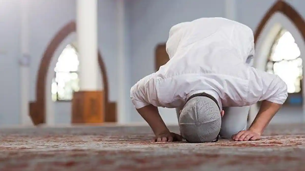 Niat dan Cara Shalat Dhuha 2 Rakaat, Disertai Doa Khusus dan Keutamaannya
