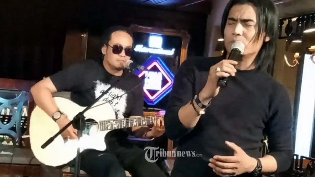 Chord Gitar dan Lirik Lagu Lagu Putri Iklan - ST12: Aku Bergetar Disentuh Dia