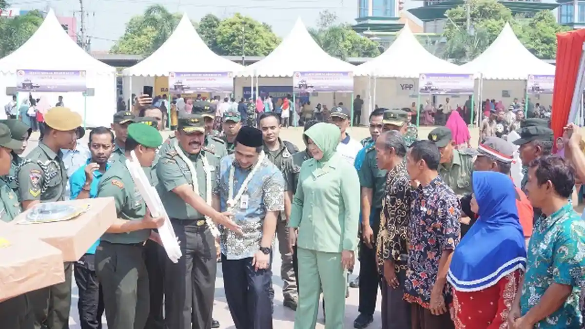 Mayjen TNI Mochamad Effendi Buka Bakti Sosial di Batang, Ada Pengobatan Gratis hingga Sunat Massal