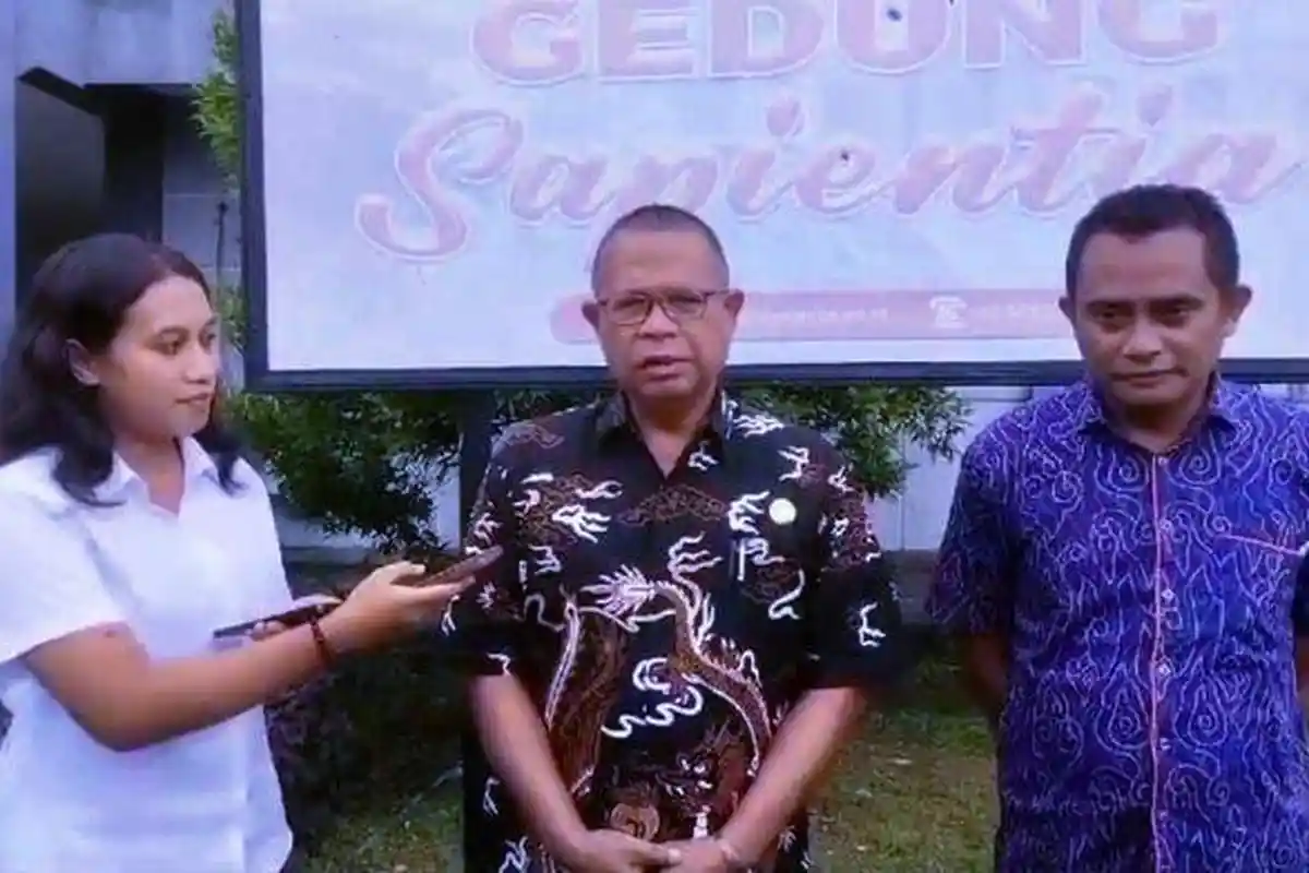 Rektor Unipa: Kami Apresiasi Program Pemkab Sikka 1 Kepala Keluarga RTM 1 Sarjana