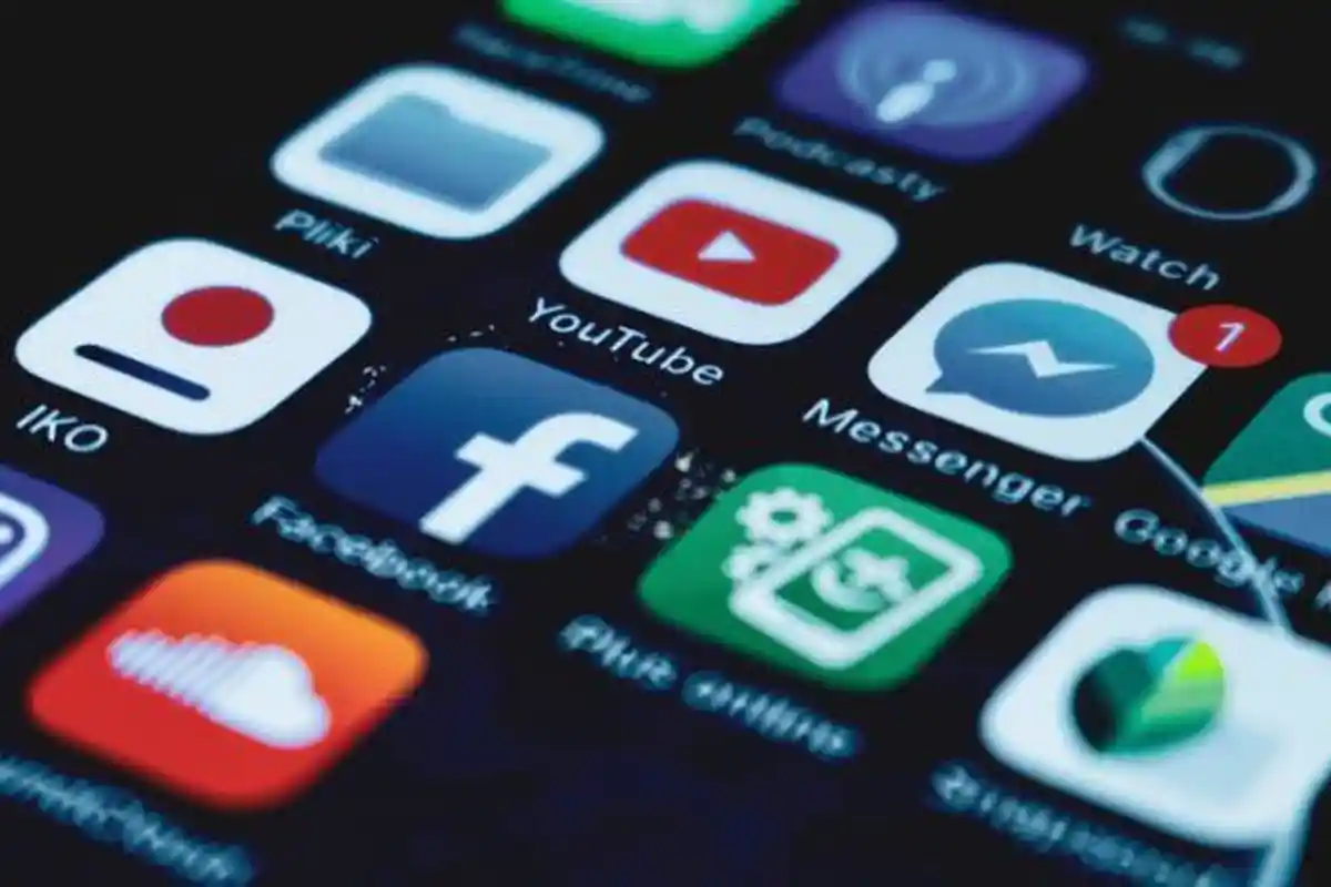 Anggota DPR Usul Larangan Punya Second Account, Sebut Satu-satunya Cara untuk Kontrol Konten Ilegal