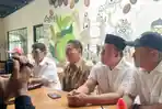 Bakal-calon-Bupati-Sidoarjo-Sugiono-saat-menyampaikan-keputusannya-kepada-wartawan.jpg
