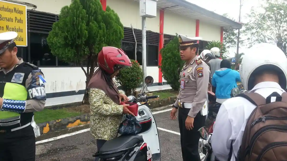 Kebanyakan SIM dan STNK Sudah Mati, Satlantas Polres Tanjungpinang Razia Sepeda Motor