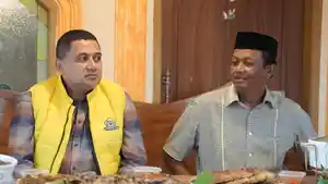 Momen-Munafri-Arifuddin-Sambangi-kediaman-Ketua-Golkar-Sidrap-Zulkifli-Zain.jpg