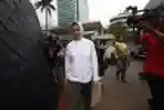 Airin Jenguk Wawan di Tahanan KPK