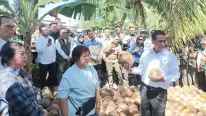 MENTAN-RI-Suasana-di-Desa-Raya-Bengkol-Mapanget-Manado-7878.jpg