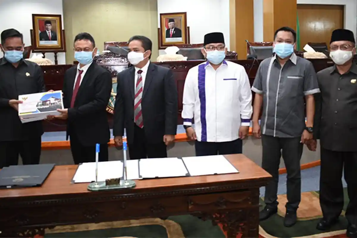 Sampaikan Perubahan RPJMD Hadapi Pandemi, Pendapat Akhir Wali Kota Raperda APBD 2021 dan RPJMD