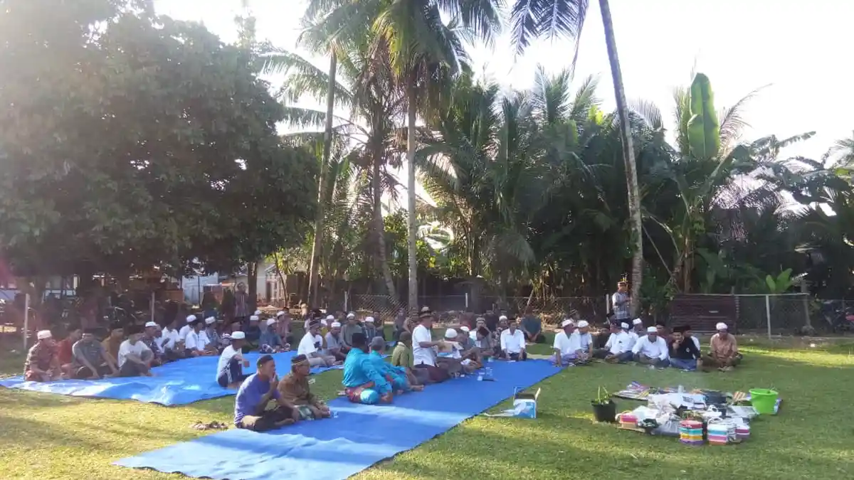 Sedang Digelar Kenduri Adat Desa di Sarolangun, Penyerahan Pusako Adat Bagi Kepala Desa Baru