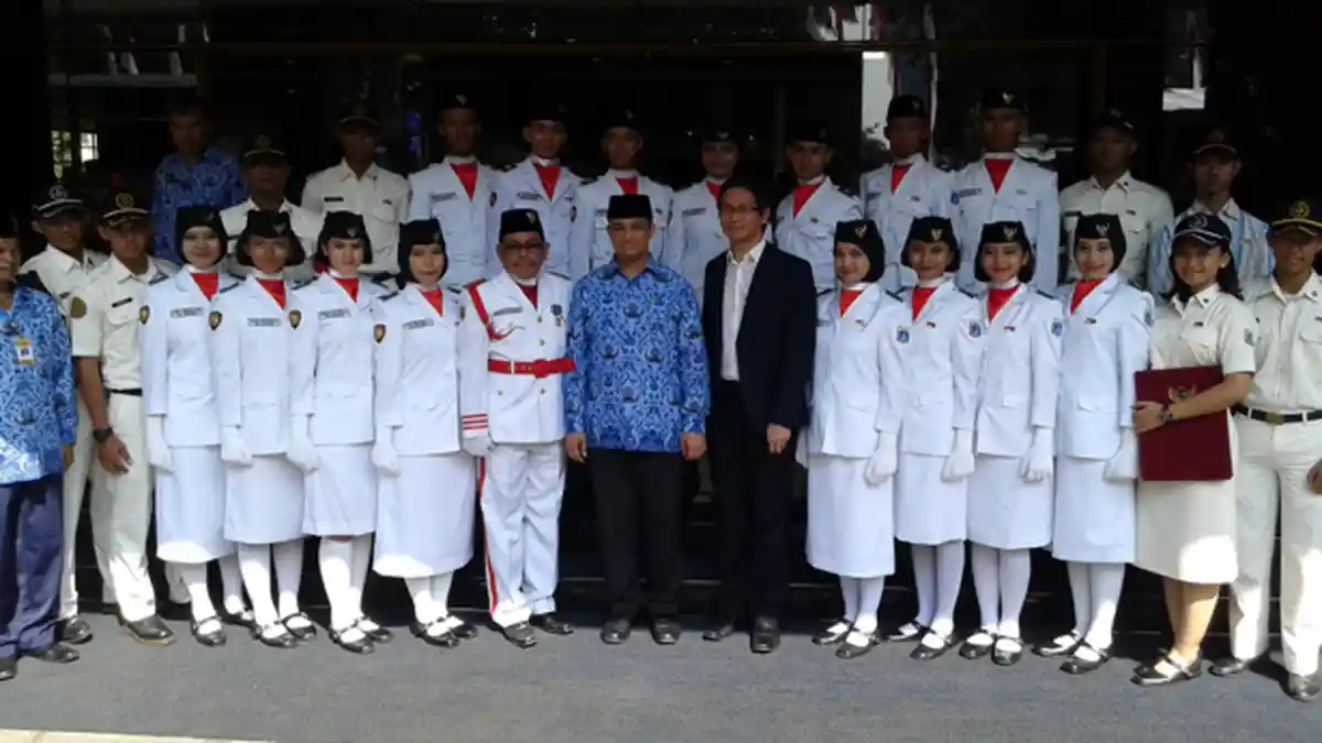 Menteri Anies Akan Bahas Gaji Minimum Guru Non PNS