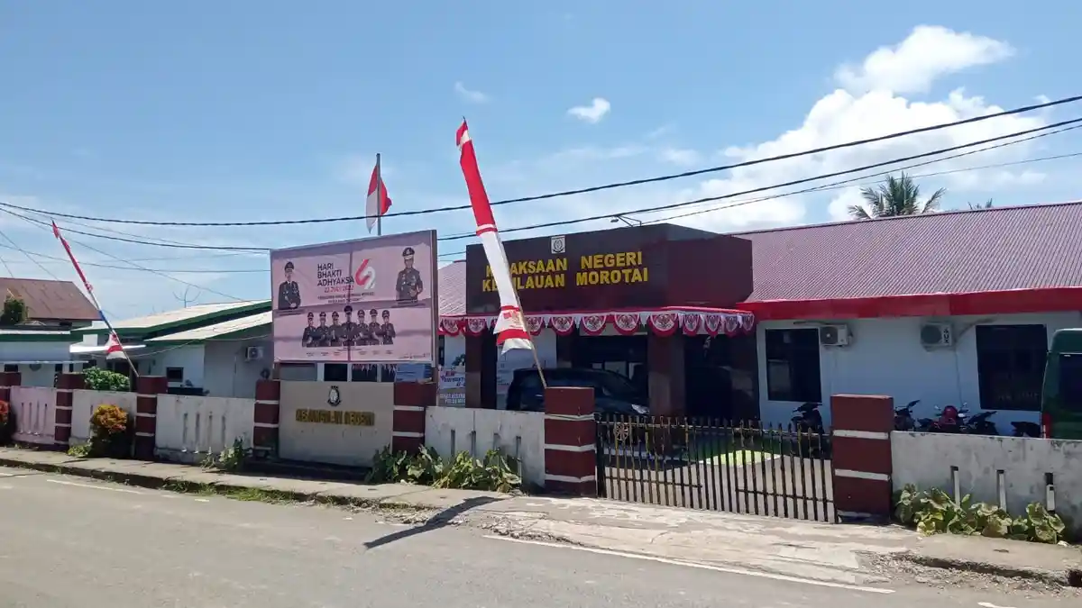 Mantan Bendahara Desa Tanjung Saleh Kabur, Kejari Morotai Keluarkan Surat DPO