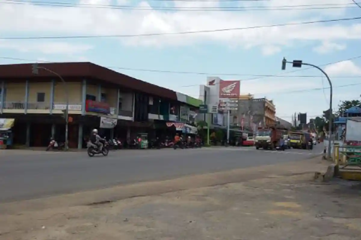 Lalu Lintas Jalan Jenderal Sudirman Lancar