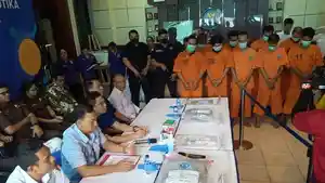 Konferensi-pers-pengungkapan-kasus-dan-pemusnahan-barang-bukti-di-kantor-BNNP-Bali.jpg