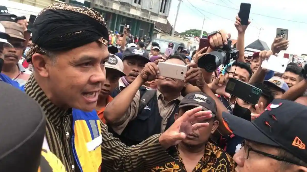 Ganjar Pranowo Bereskan Tuntutan Warga di Flyover Ganefo