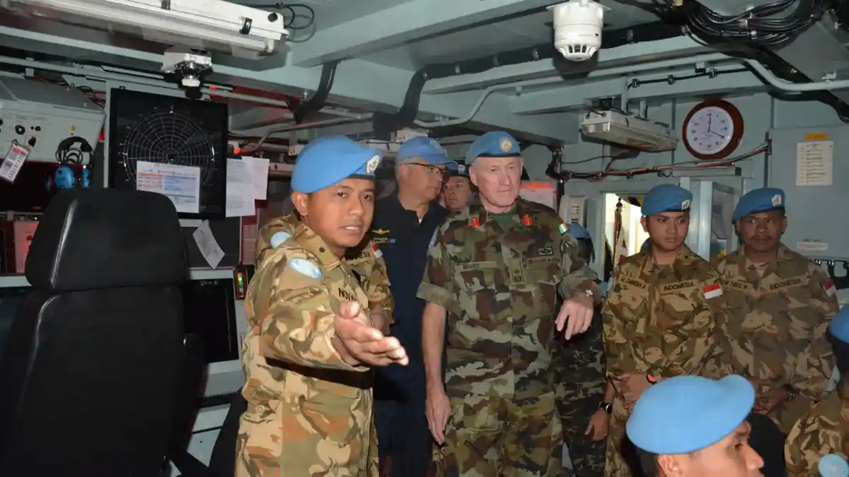 Force Commander Unifil Berkesan Kunjungi Satgas MTF TNI di KRI Usman Harun
