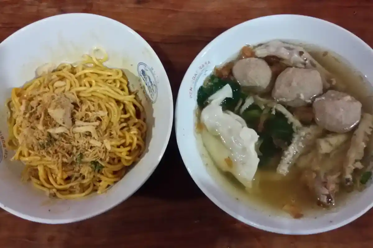 Makan Siang dengan Bakso Mymo di Cimahi