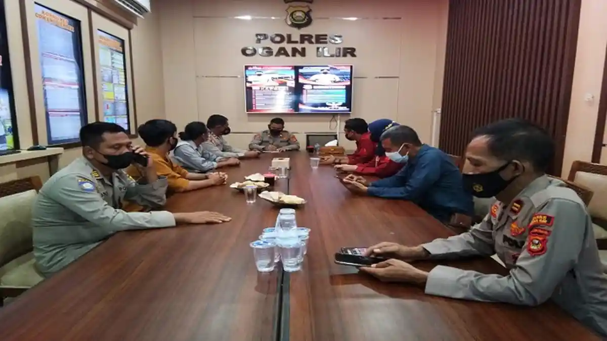 Kabag Ops Polres OI Terima Audiensi Mahasiswa Unsri Jelang Vaksinasi Massal