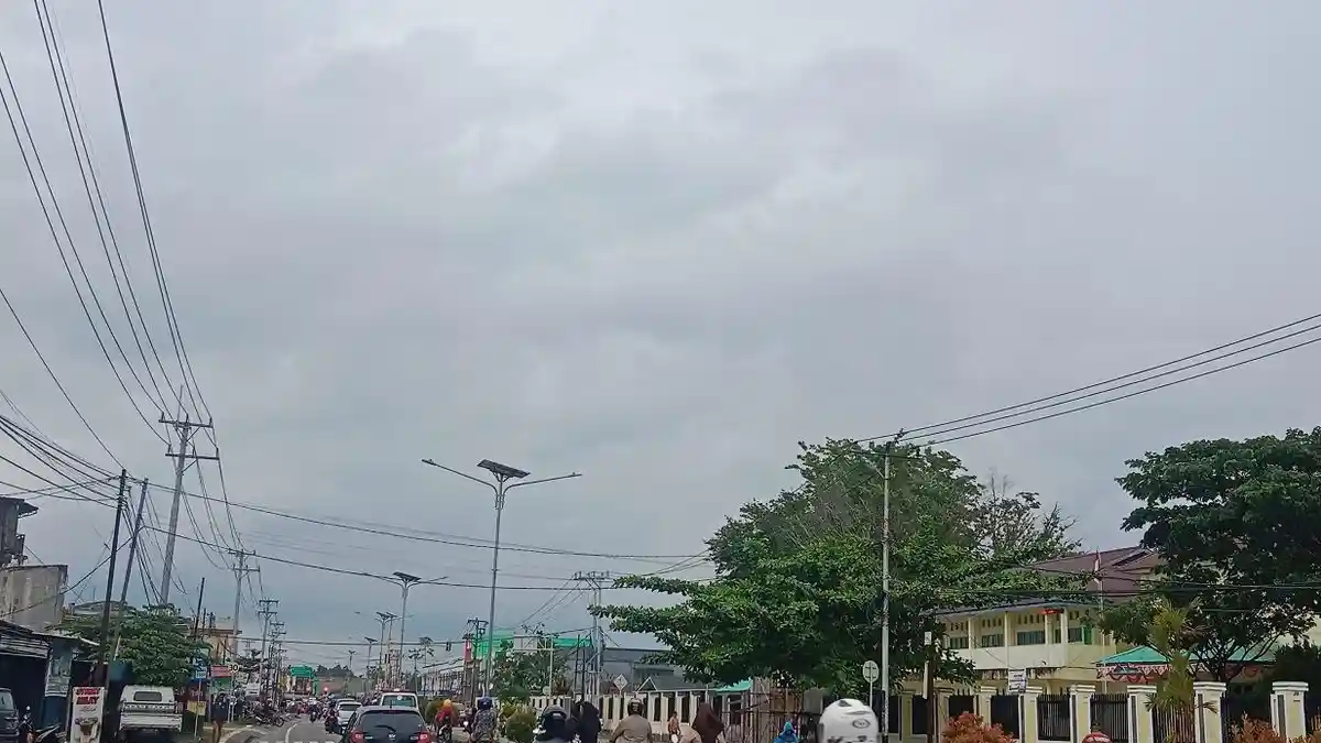BMKG Ramal Kota Dolar Mimika Berawan Tapi Kawasan Nawaripi Malah Mendung