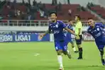 jateng/Selebrasi-Bayu-Fiqri-saat-cetak-gol-untuk-PSIS-ke-gawang-PSM-Makassar.jpg