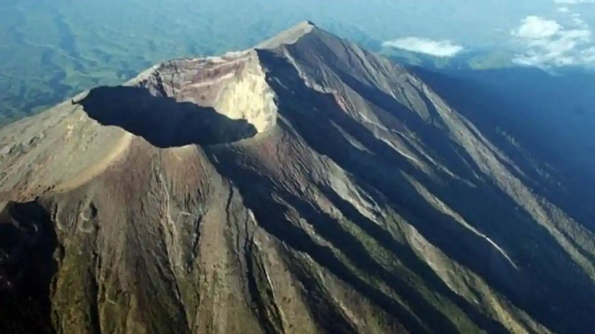 Sempat Berbagi Lokasi dan Kirim pesan Tersesat, 2 Pendaki di Gunung Agung Bali Belum Ditemukan