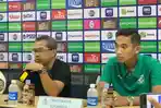 Pelatih-Persebaya-Aji-Santoso-dalam-konferensi-pers-usai-pertandingan-lawan-Rans-Nusantara-FC.jpg