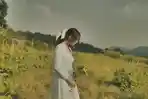 LAGU-INDONESIA-Lirik-lagu-Nadin-Amizah-Hormat-Kepada-Angin.jpg