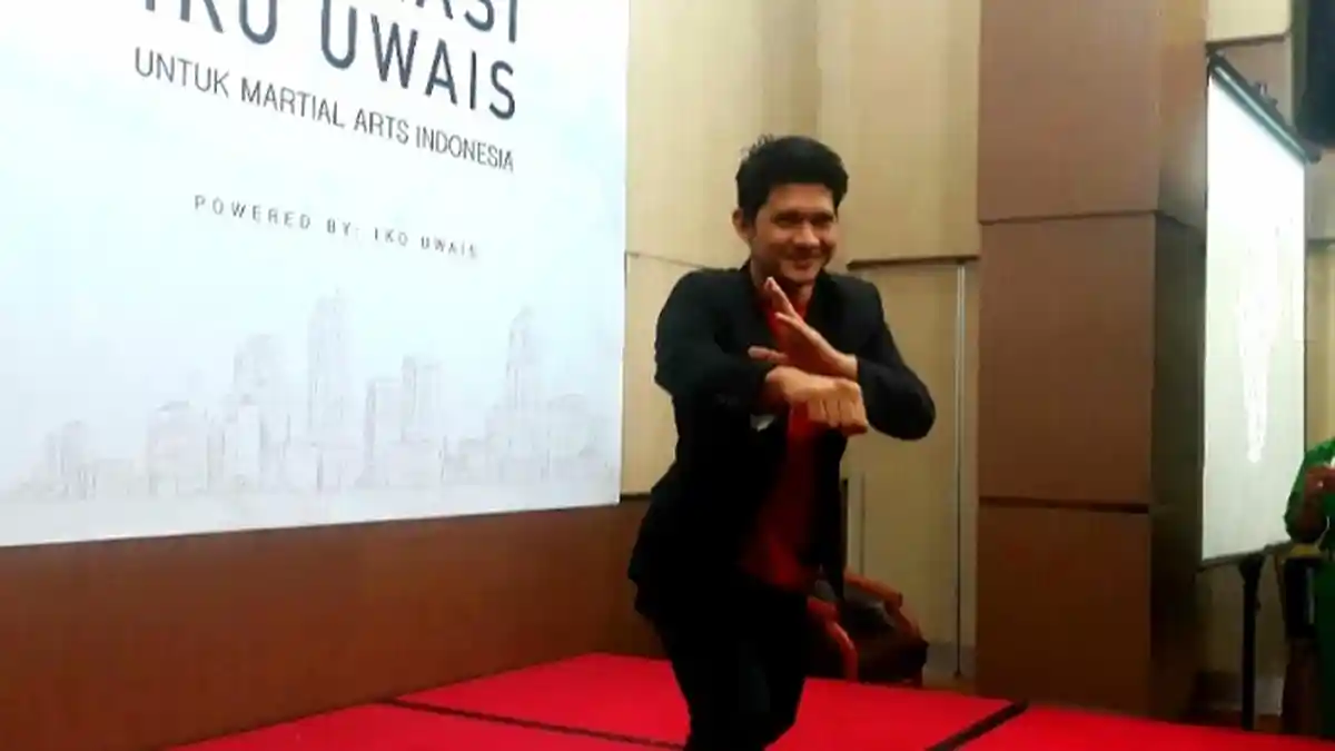 Istrinya Dibully, Iko Uwais Siap Bela Sampai Mati