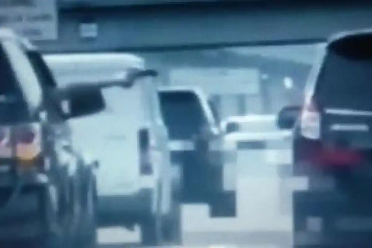 Kesal Tidak Diberikan Jalan, Pengendara Mobil Plat Dinas Todongkan Pistol di Tol Jagorawi