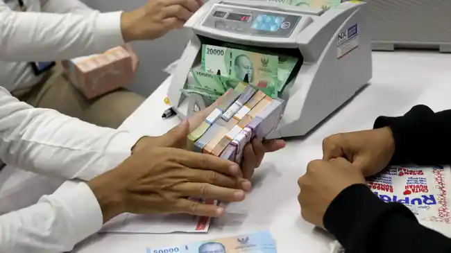 Pagi Ini Rupiah Melemah Rp 16.900 Per Dolar AS di Pasar Spot