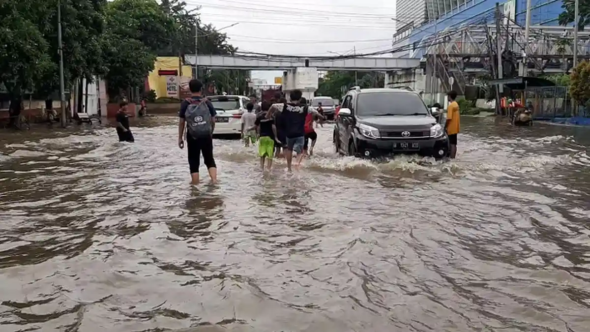 3 Jenis Penyakit yang Mengancam Setelah Banjir dan Cara Mencegahnya