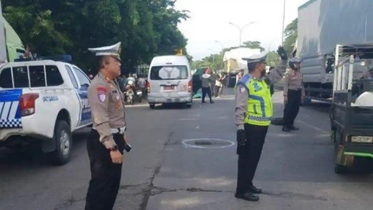 BREAKING NEWS: Jalan Berlubang di Arteri Yos Sudarso Semarang Telan Korban, Nafis Tewas Kecelakaan
